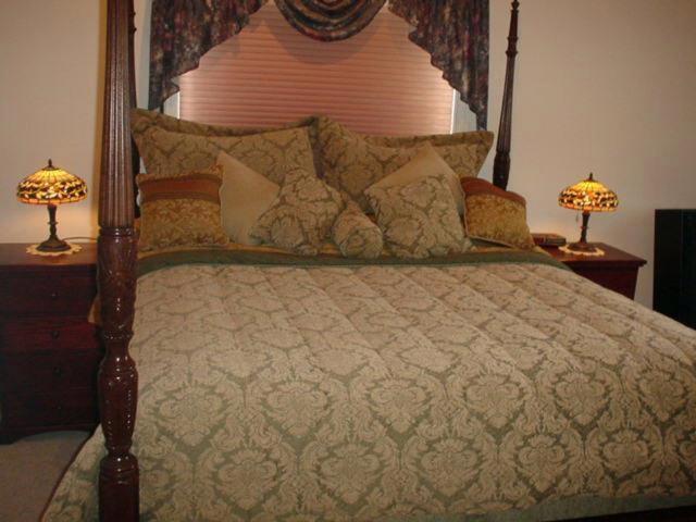 Eagle'S Nest B&B Lake Country Room photo